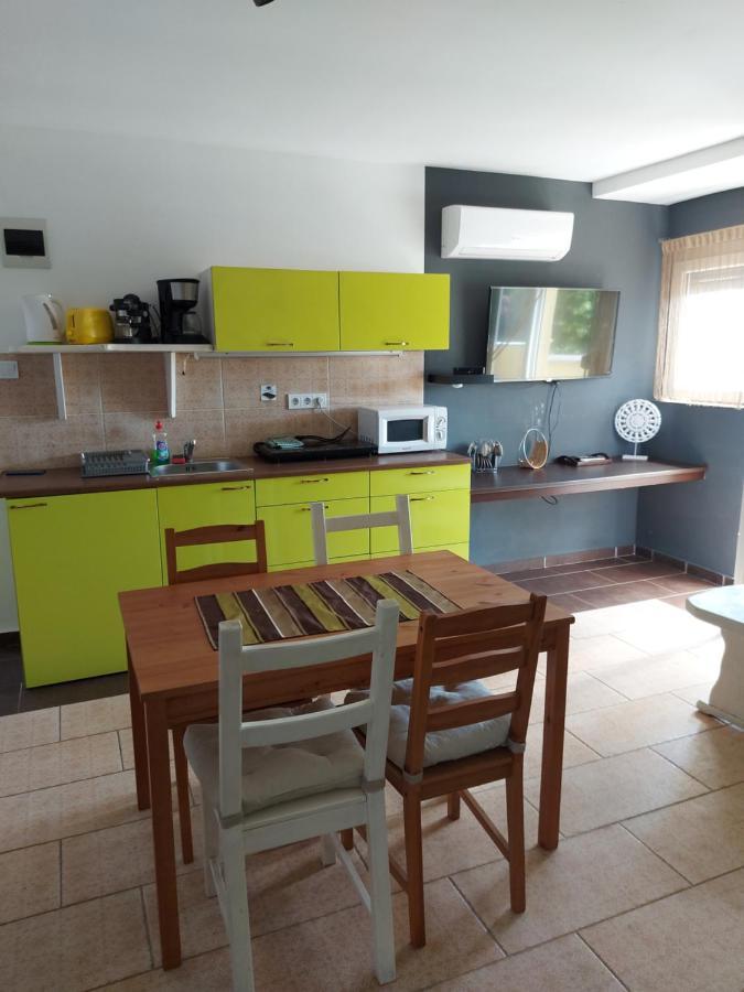 Corner Apartman 5 Siófok Esterno foto
